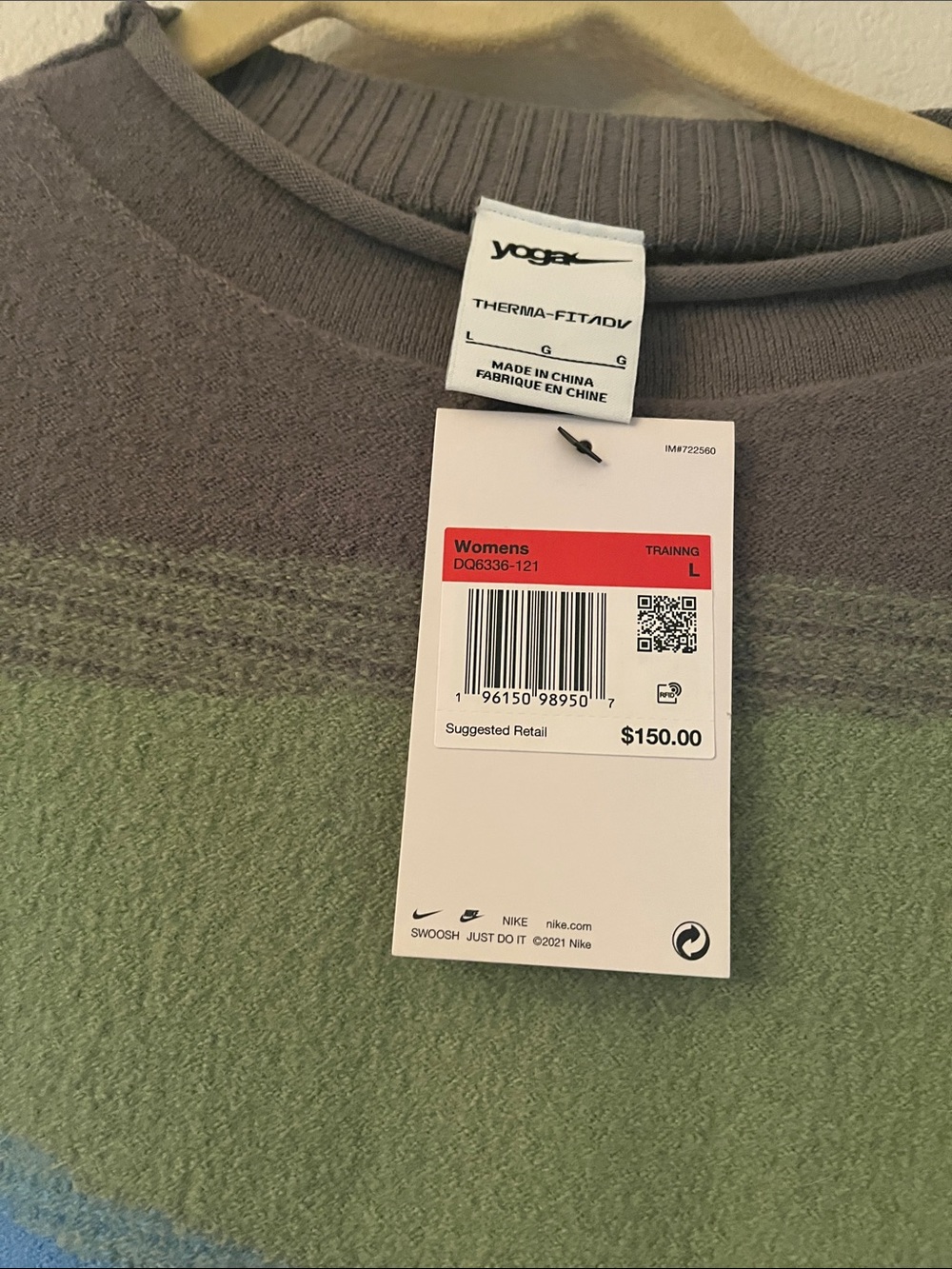 Nike Yoga Therma-FIT ADV set features a striped landscape pattern NWT size L - Picture 7 of 10